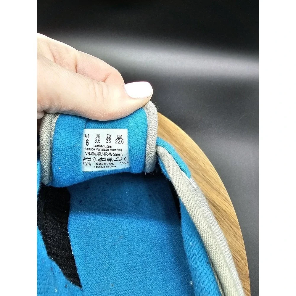 Vans Gray And‎ Blue Womens Size 6 Leather Sneakers